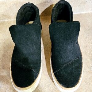 TOMS Stylish Black Suede High-Top Sneakers womans size 8